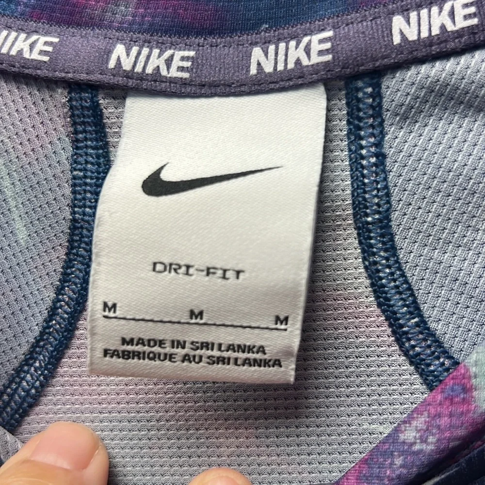 Boy’s‎ Nike T-shirt
